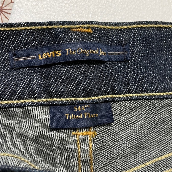 Levi's Classic Indigo Denim 542 Tilted Flare size 14 - Picture 7 of 12